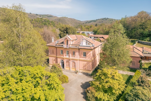 Miasino - Penthouse in a Historic Building