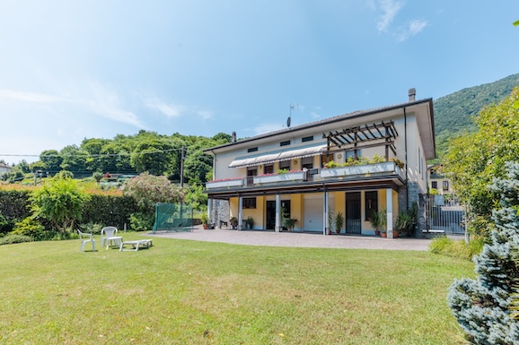 Omegna  - Villa Indipendente con Giardino