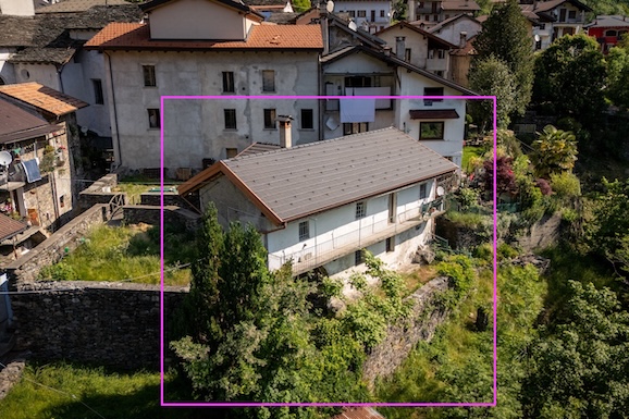 Valstrona - Località Forno - Casa Indipendente con giardino
